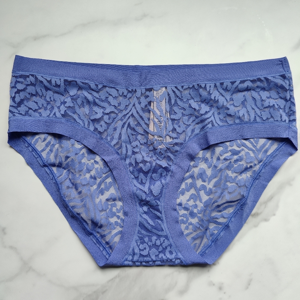 NWT VICTORIA'S SECRET LACE NO-SHOW HIPHUGGER PANTY IN VIOLET STORM SIZE SMALL